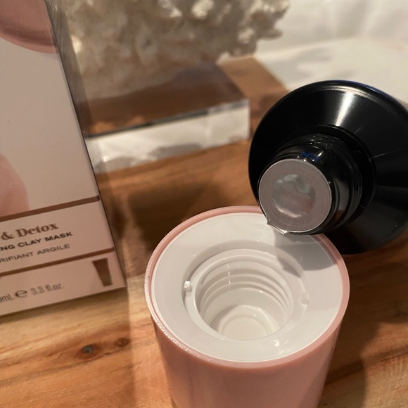 Erno Laszlo exfoliate and detox clay mask..Pore cleansing deep detox face mask. - Picture 5 of 8